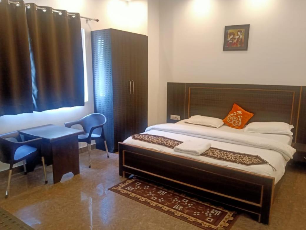 Hotel Rajshree Tanakpur 外观 照片