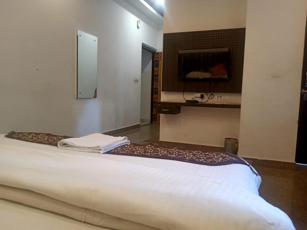 Hotel Rajshree Tanakpur 外观 照片