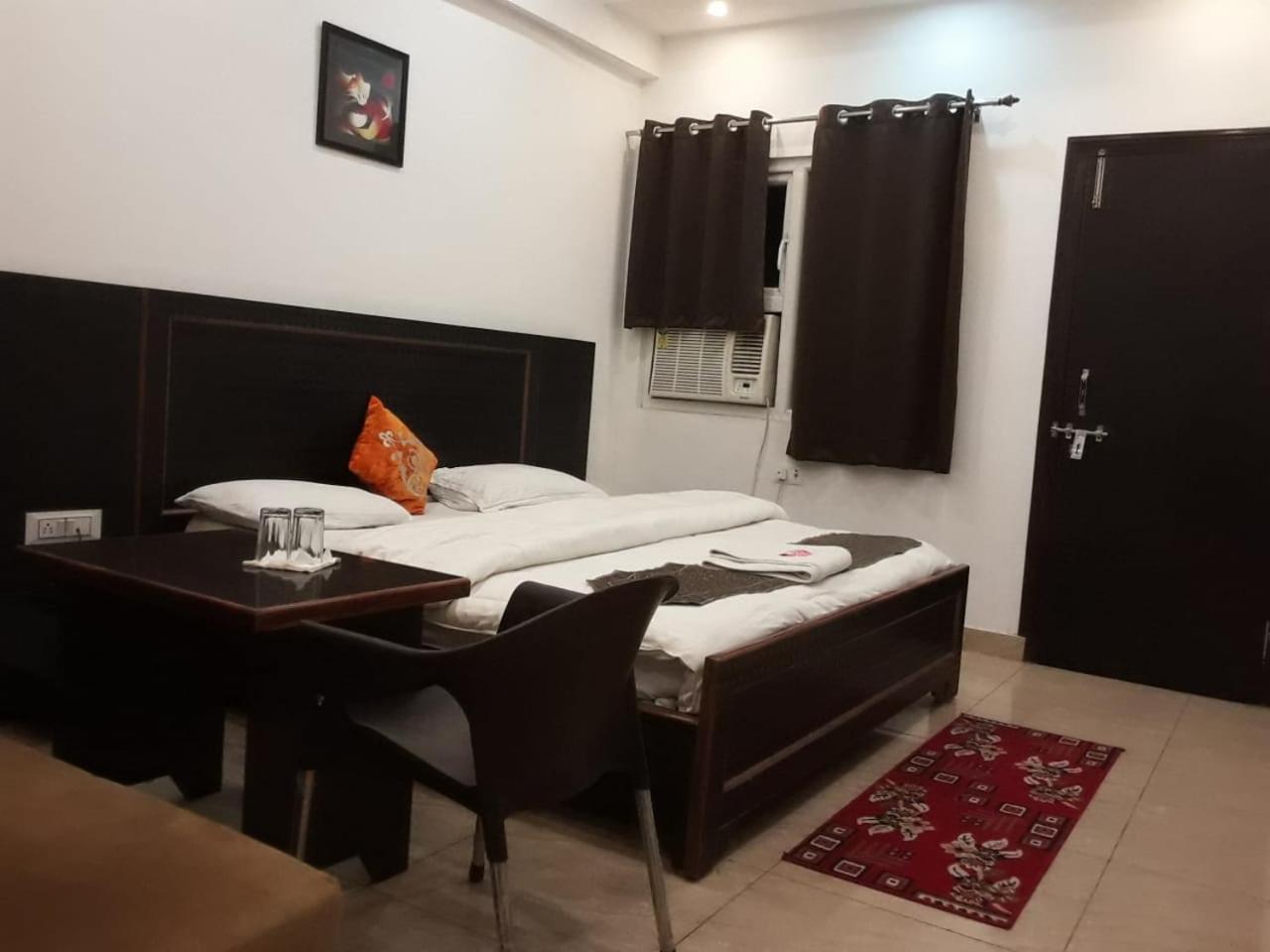 Hotel Rajshree Tanakpur 外观 照片