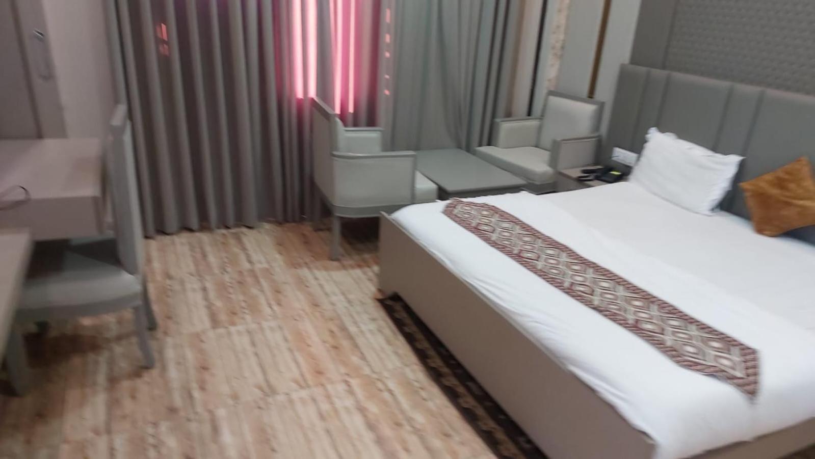 Hotel Rajshree Tanakpur 外观 照片