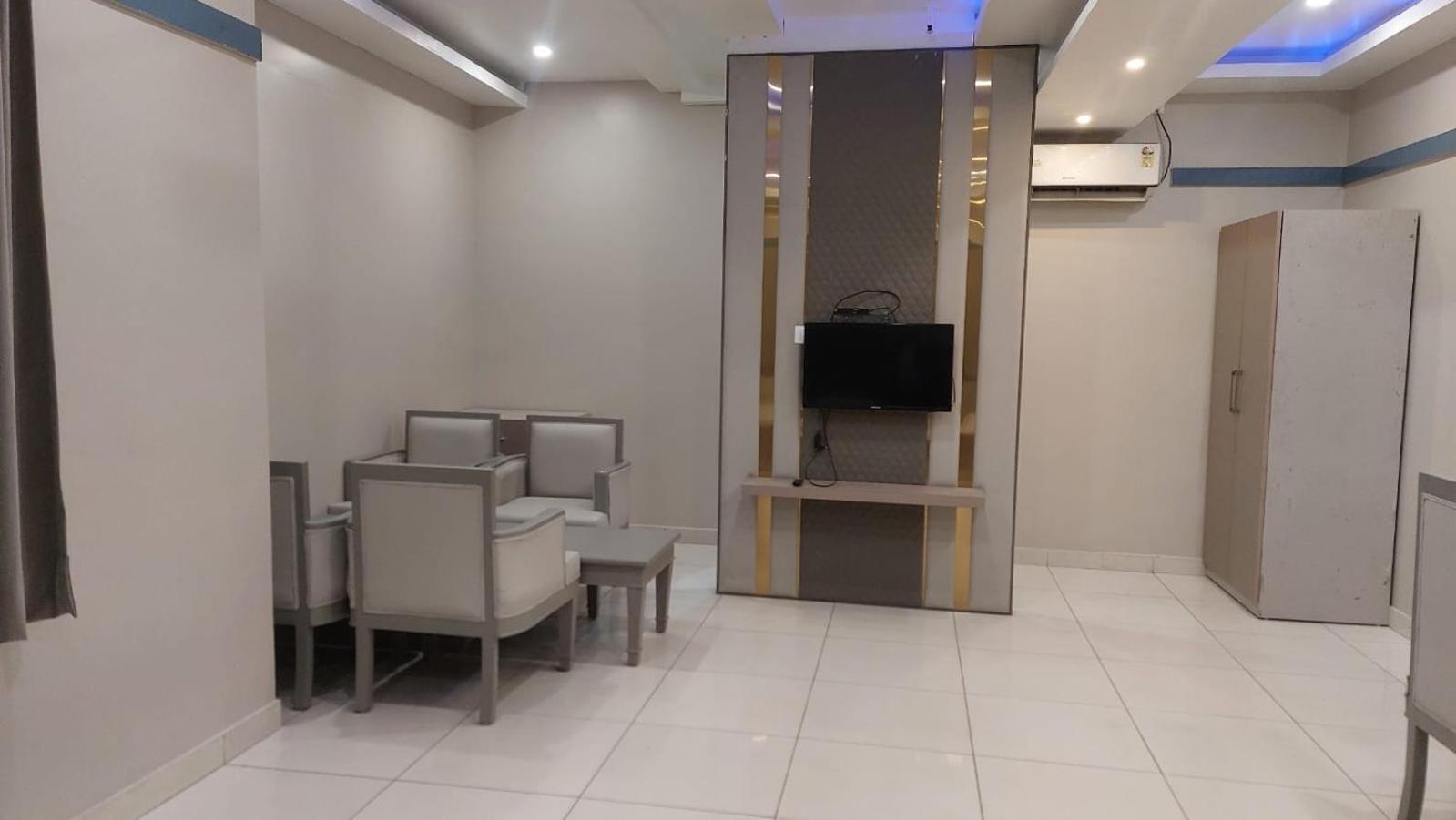 Hotel Rajshree Tanakpur 外观 照片