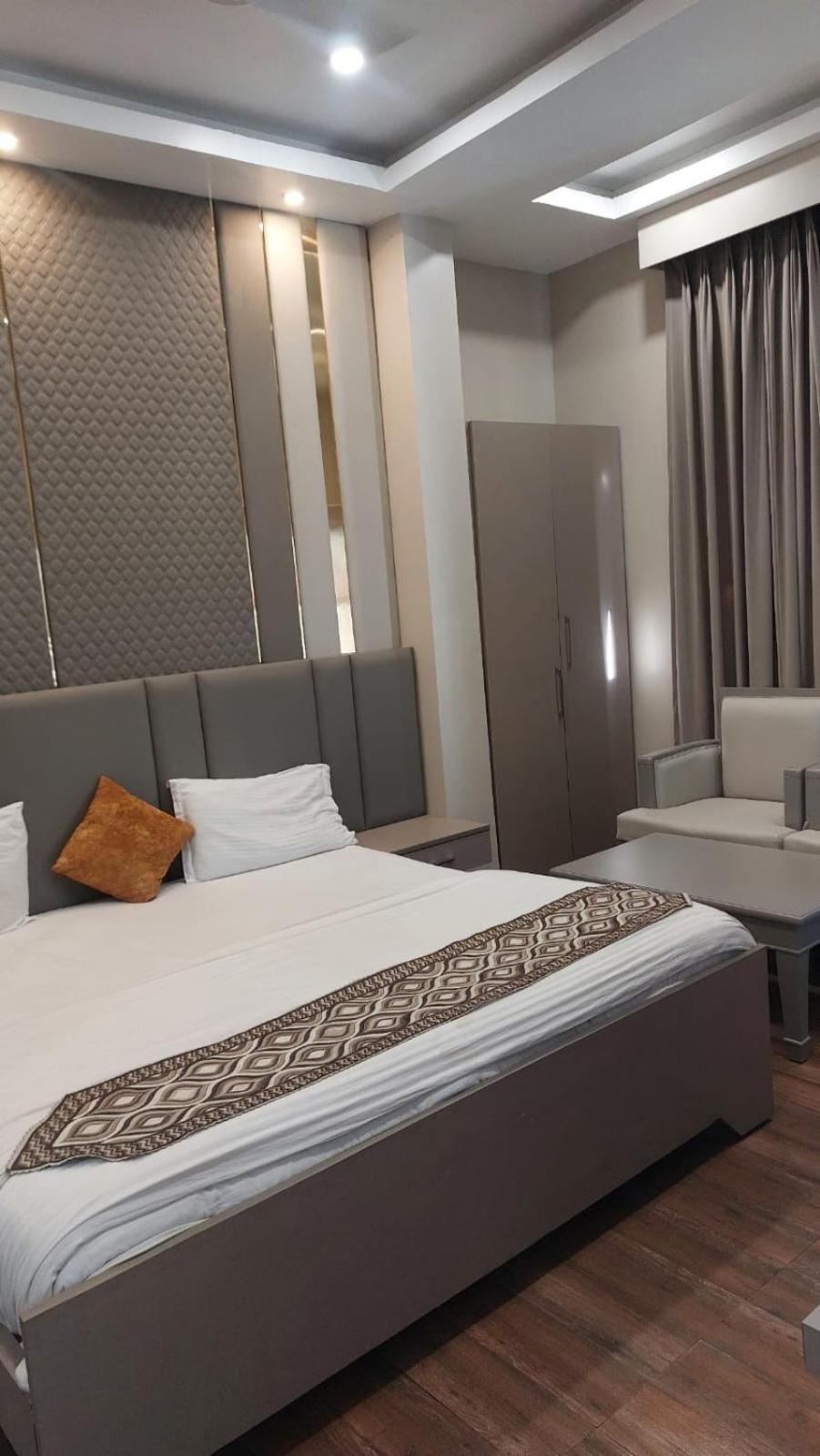 Hotel Rajshree Tanakpur 外观 照片