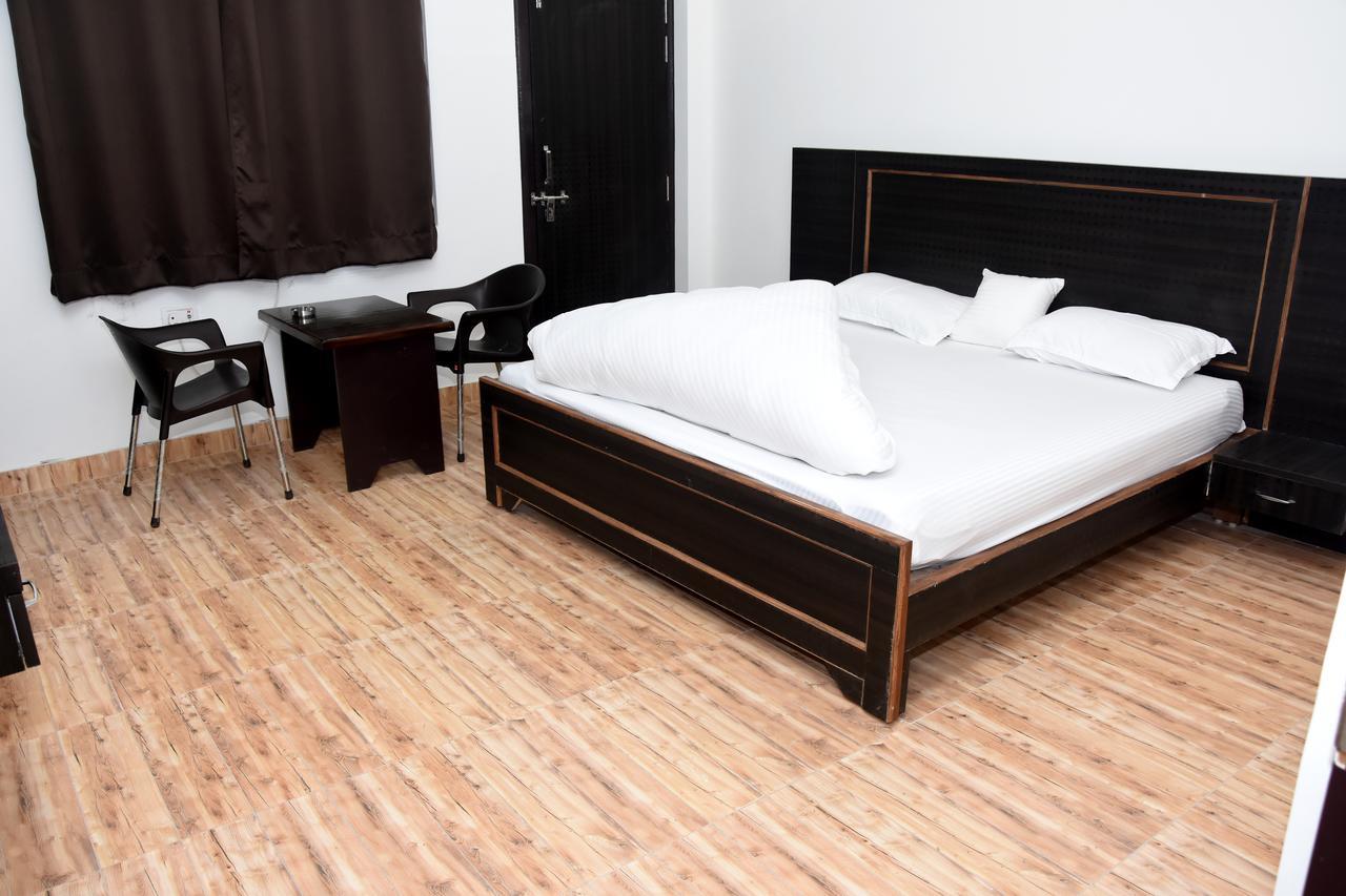Hotel Rajshree Tanakpur 外观 照片