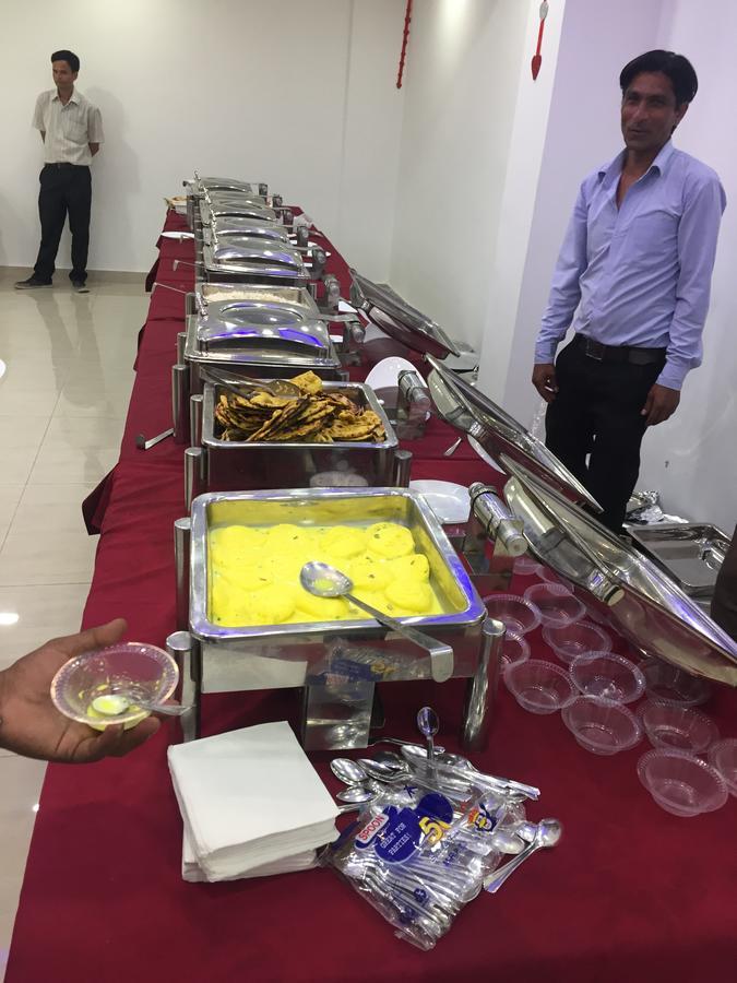 Hotel Rajshree Tanakpur 外观 照片